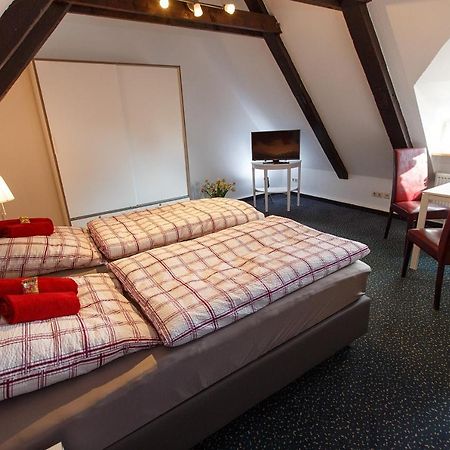 Pension Altes Burghotel Neustadt-Glewe Exterior foto