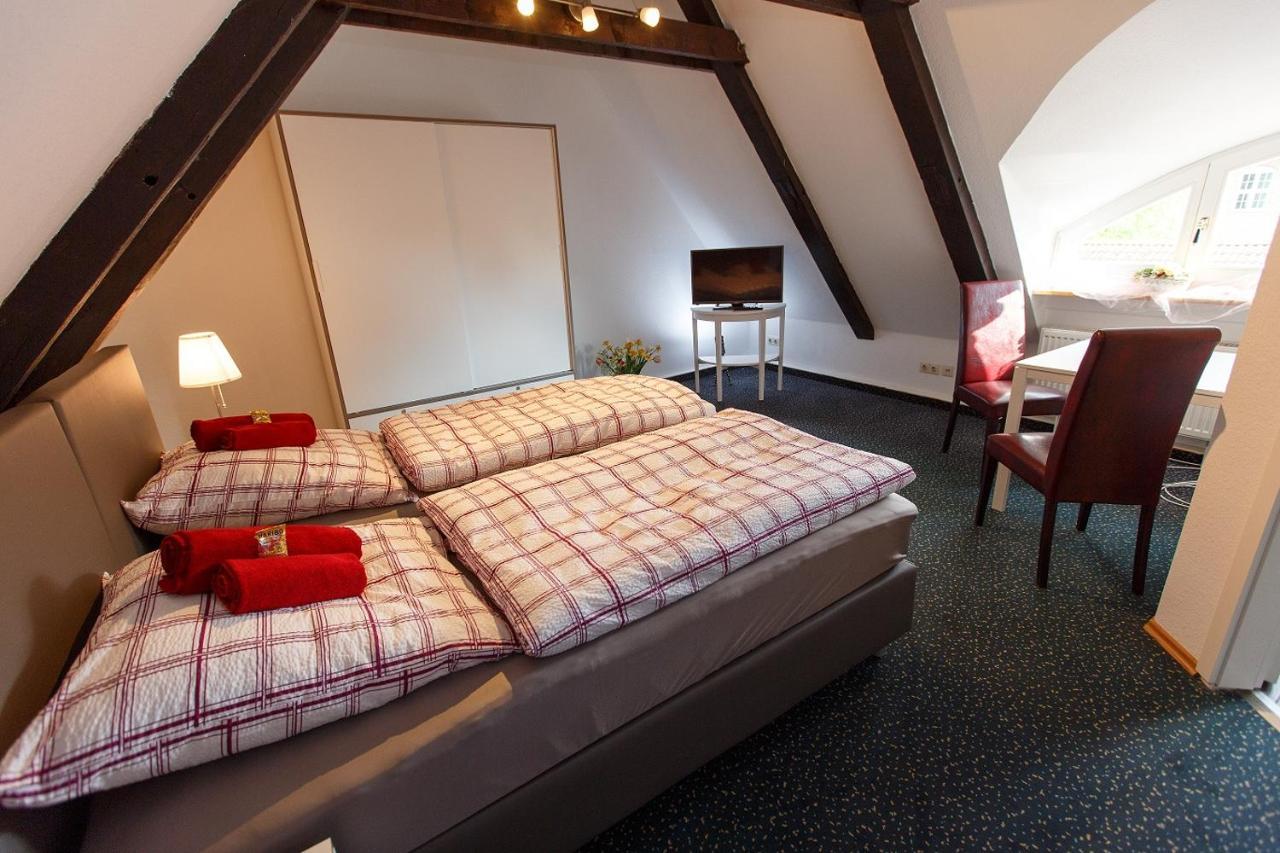 Pension Altes Burghotel Neustadt-Glewe Exterior foto