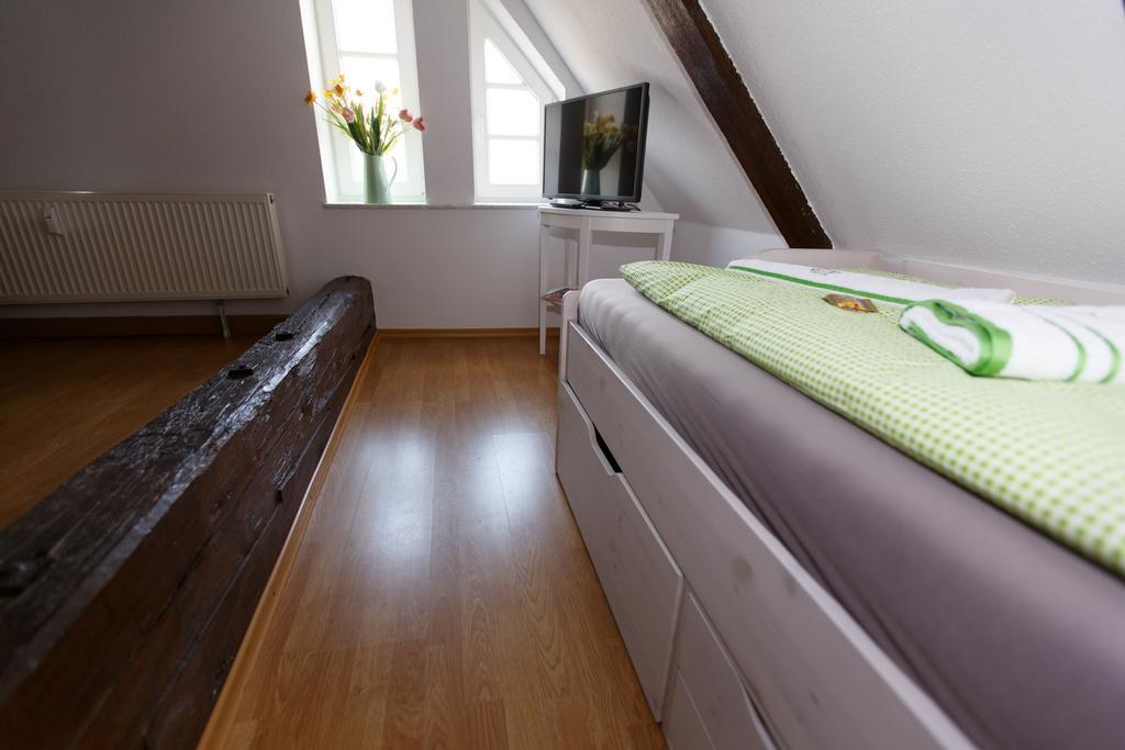Pension Altes Burghotel Neustadt-Glewe Quarto foto